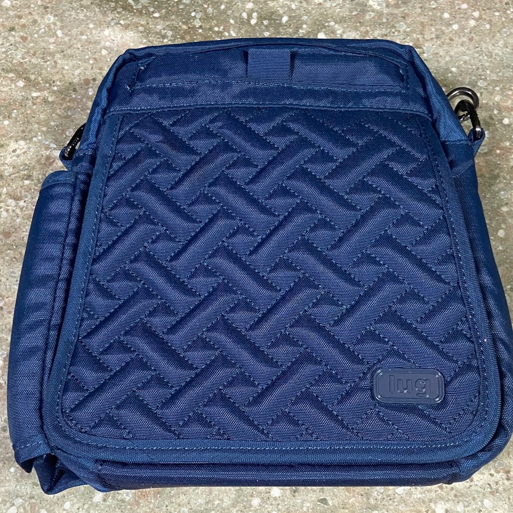 lug Quilted Crossbody Bag - Navy